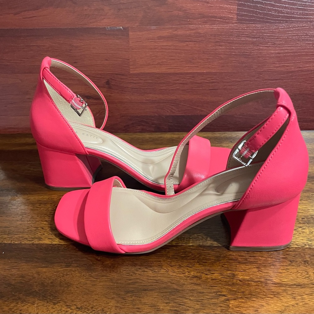 Kelly & Katie block heel sandals. 8M. EUC. - Picture 2 of 10